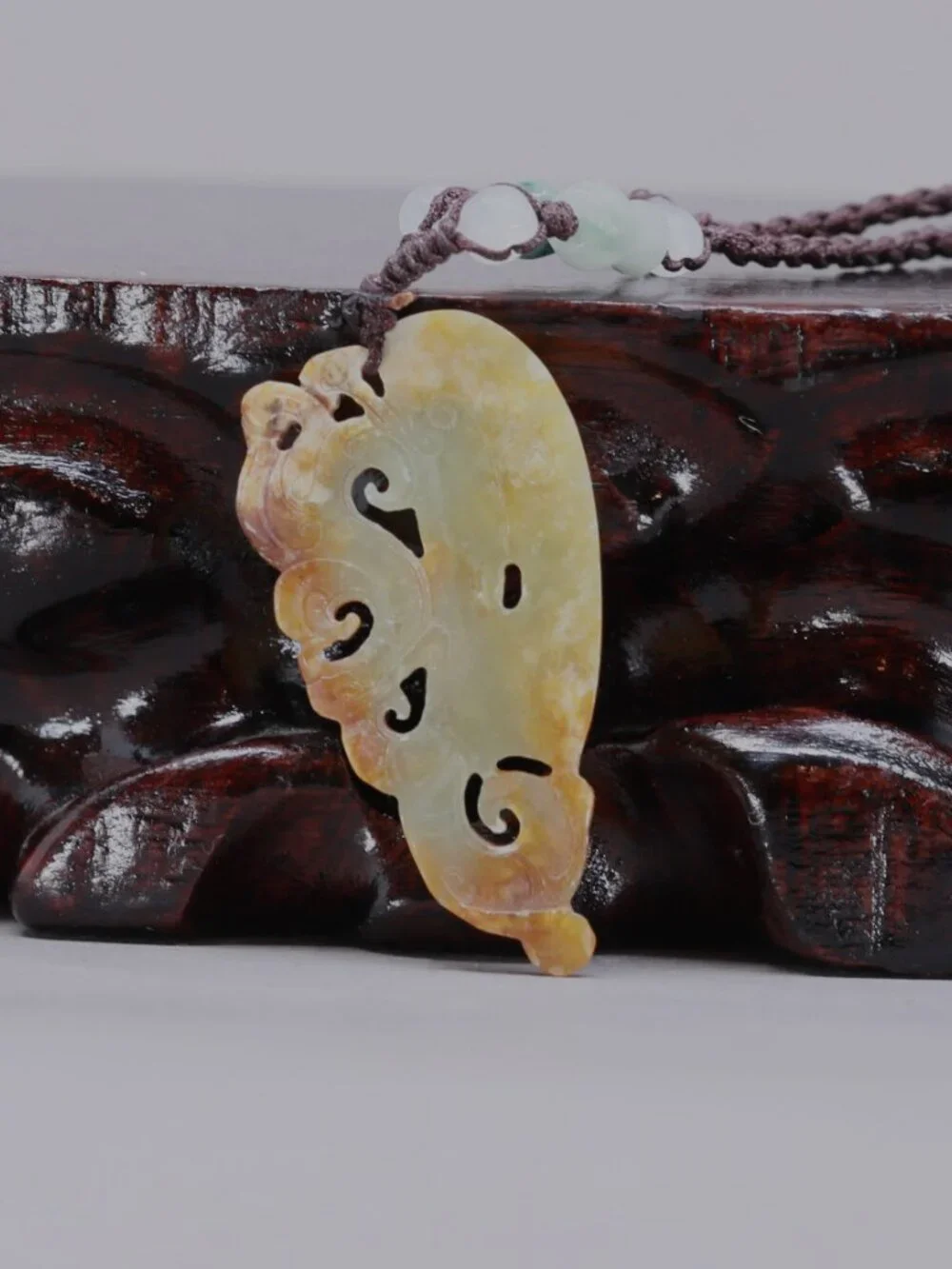 Chinese Archaistic Hetian Jade Pendant Nephrite Carved Artifact 9.8g